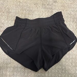 LULULEMON Hotty Hot High-Rise Lined Short 2.5"